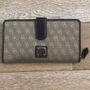 Dooney & Bourke Large Wallet